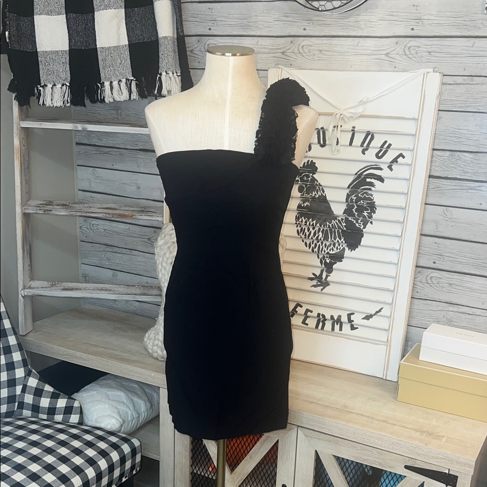 Chic One-Shoulder Black Dress